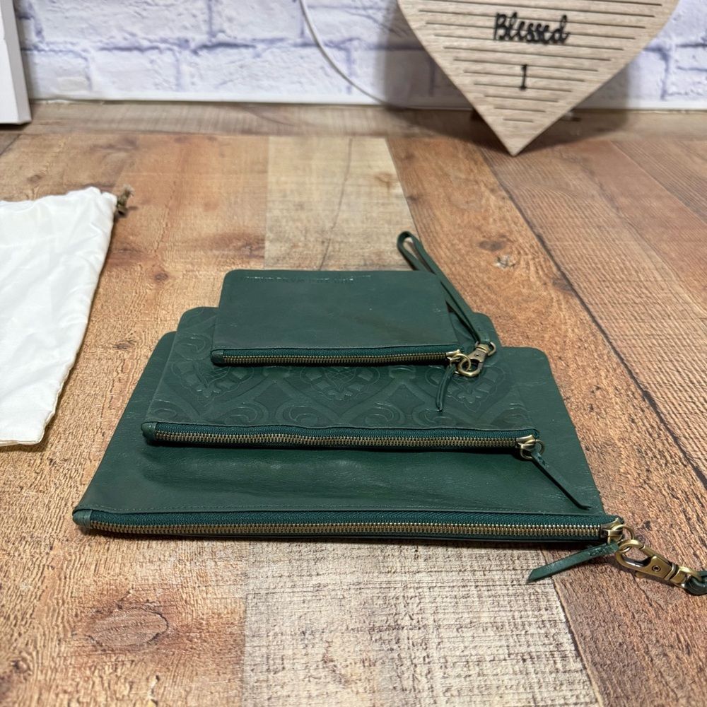 HOBO 'Triad' 3 different pouches with wristlet green leather - Picture 4 of 16